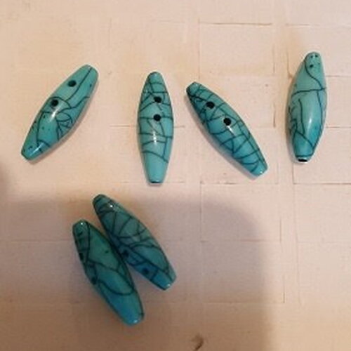 Perles d'howlite synthétisée turquoise de différentes formes