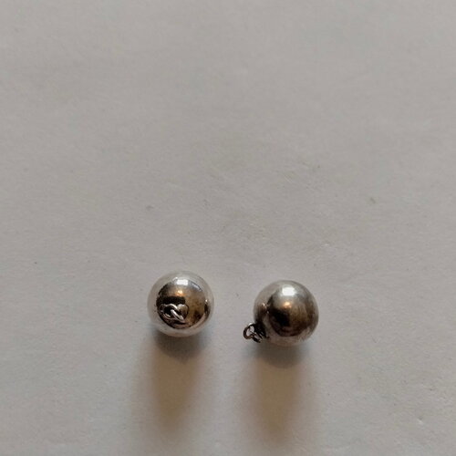 2 perles breloques en argent tibétain 8mm