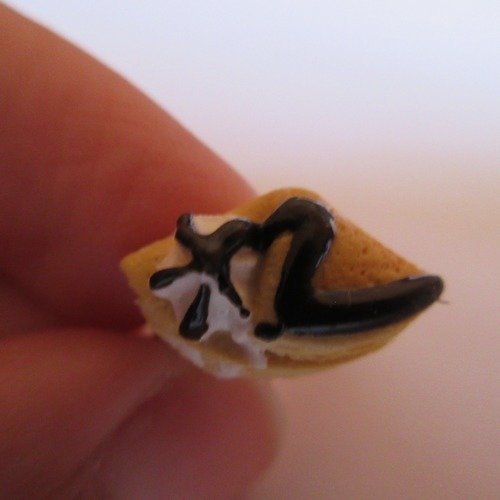 Bague gourmande pour enfant crêpe chantilly / chocolat en fimo
