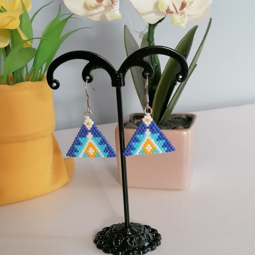 Boucle d'oreilles triangle bleu et jaune en perles miyuki- bijoux fantaisie - idée cadeau