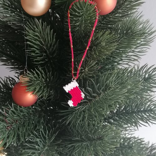 Décoration de noël botte de noël rouge et blanc en perles miyuki
