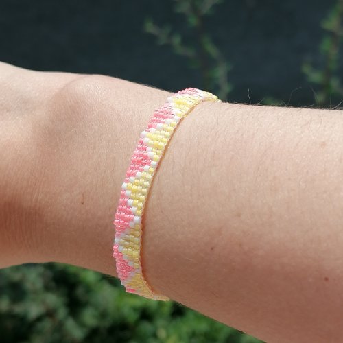 Bracelet motif petit triangle fluo - idée cadeau - bracelet fait main