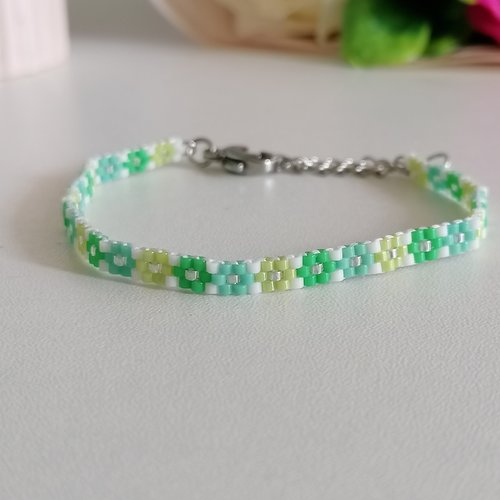 Bracelet floral vert en perles miyuki - idée cadeau femme- bijou fin été