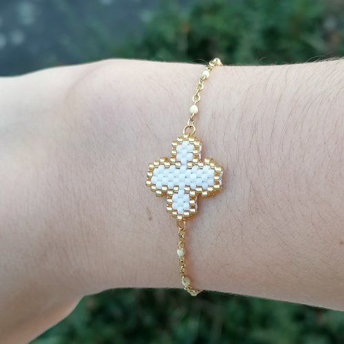 Bracelet trèfle blanc et doré en perles miyuki