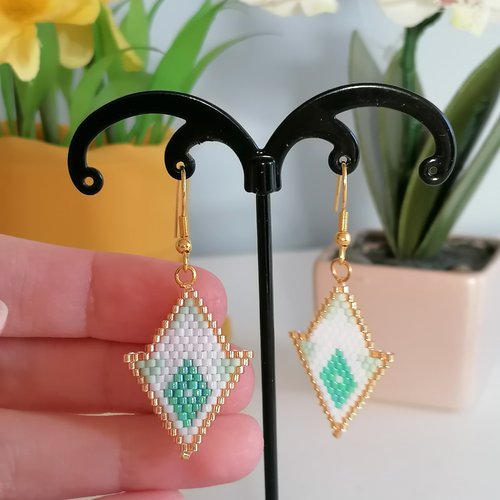 Boucles d'oreilles losange émeraude en perles miyuki - bijou nature