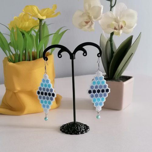 Boucles d'oreilles losange givré en perles miyuki - idée cadeau- bijou bleu