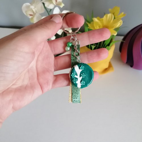 Porte clés macaron floral vert émeraude en fimo