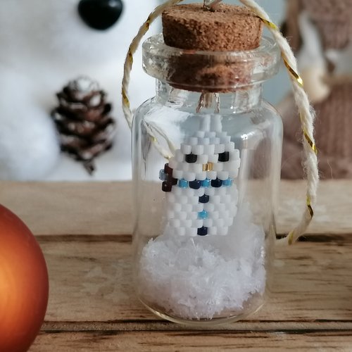 Fiole bonhomme de neige bleu en perles miyuki