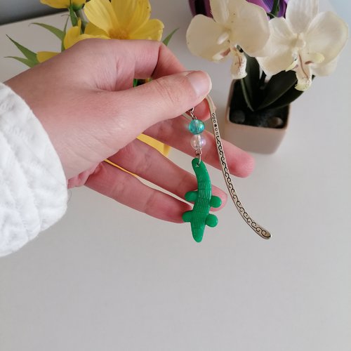 Marque pages bonbon croco vert en fimo