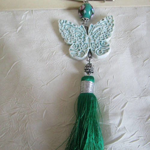 Broche métal argenté épingle de kilt et pendentif céramique "un papillon vert"
