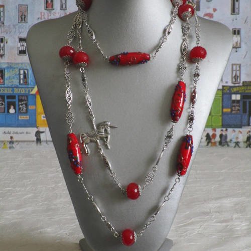 Ravissant collier sautoir licorne et perles lampwork rouge