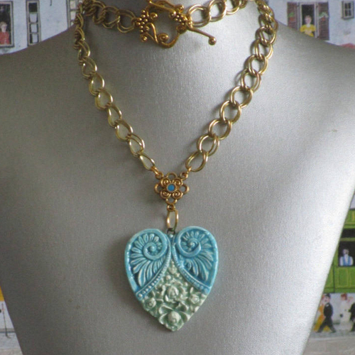 Charmant collier avec pendentif en céramique "un très joli coeur en céramique"