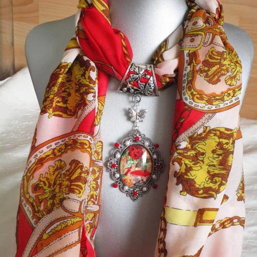 Bijou pour foulard en métal émaillé "un charmant motif rouge"