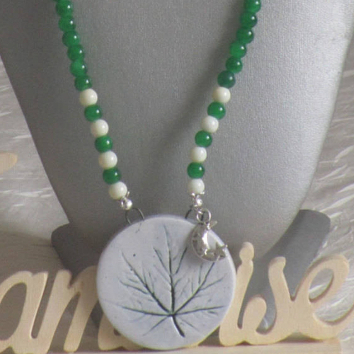 Ravissant collier pendentif perles et céramique "un arbre de vie et la la voute etoilée"