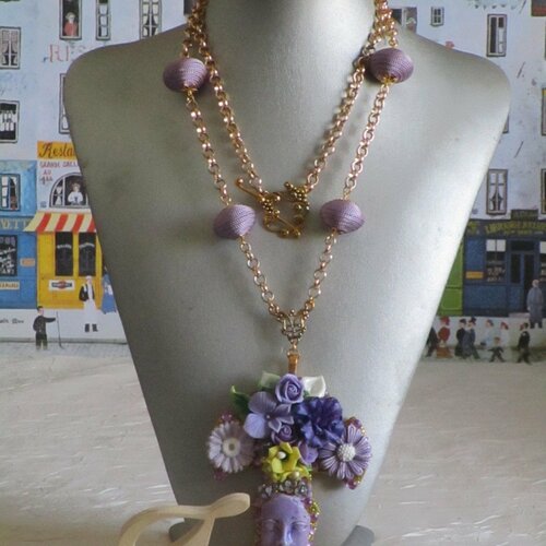 Collier pendentif avec perles en fils de soie &quot;série de croix fleuries &quot;