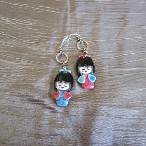Ravissantes boucles d'oreilles en céramique &quot;deux charmantes geishas&quot;