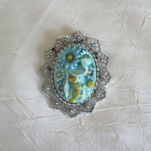 Grosse broche-pendentif  en métal argenté et céramique artisanale «des fleurs »