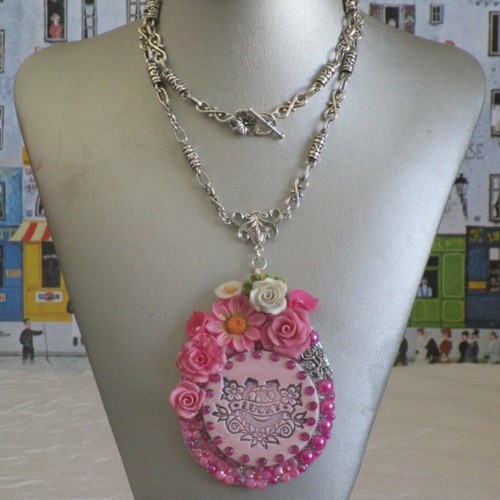Collier plastron cabochon « lucky&quot;