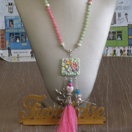 Collier de  perles pendentif céramique et perles de verre