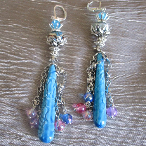 Ravissantes boucles d’oreilles en céramique et métal argenté