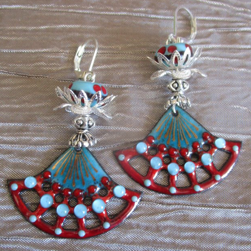 Ravissantes boucles d’oreilles en cuivre émaillé