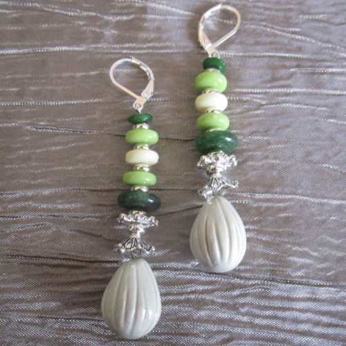 Ravissantes boucles d’oreilles en céramique et métal argenté