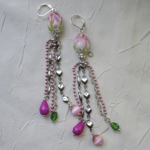 Ravissantes boucles d’oreilles en verre filé et métal argenté