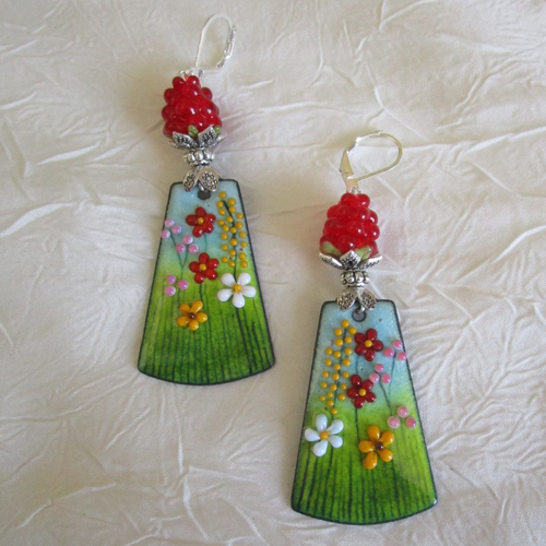 Ravissantes boucles d’oreilles en cuivre émaillé et perles en verre de murano