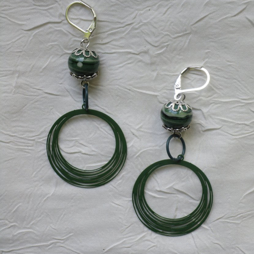 Ravissantes boucles d’oreilles en verre de murano et métal de couleur