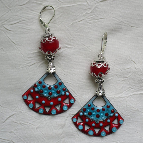 Ravissantes boucles d’oreilles en cuivre émaillé et perles en verre de murano