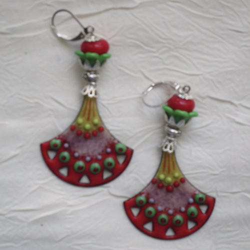 Ravissantes boucles d’oreilles en cuivre émaillé et perles en verre de murano