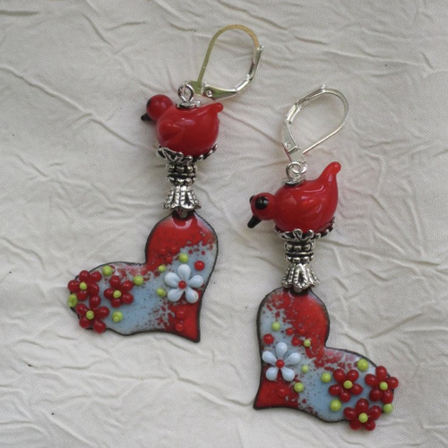 Ravissantes boucles d’oreilles en cuivre émaillé et perles en verre de murano