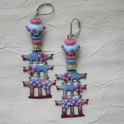 Ravissantes boucles d’oreilles en cuivre émaillé et perles en verre de murano