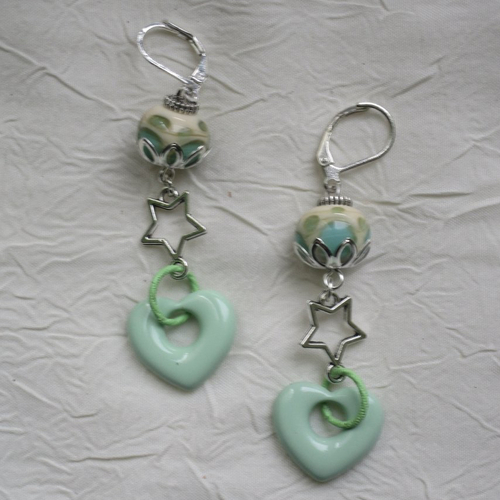 Ravissantes boucles d’oreilles en verre de murano et métal laqué