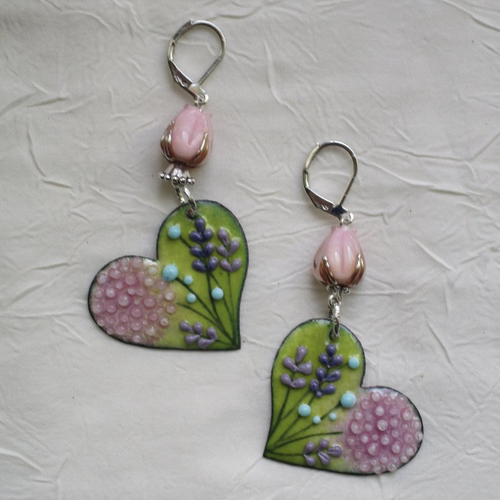 Ravissantes boucles d’oreilles en cuivre émaillé et perles en verre de murano