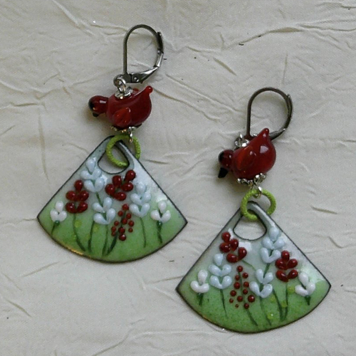 Ravissantes boucles d’oreilles en cuivre émaillé et perles en verre de murano