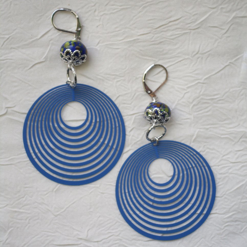 Ravissantes boucles d’oreilles en verre de murano et métal de couleur