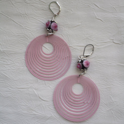 Ravissantes boucles d’oreilles en verre de murano et métal de couleur