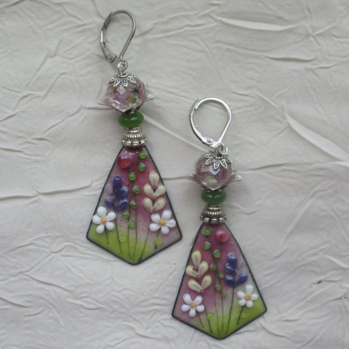 Ravissantes boucles d’oreilles en cuivre émaillé et perles en verre de murano