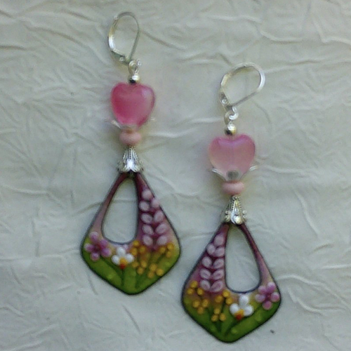 Ravissantes boucles d’oreilles en cuivre émaillé et perles en verre de murano