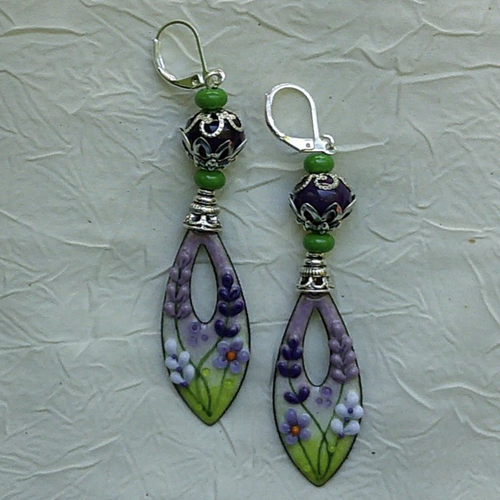 Ravissantes boucles d’oreilles en cuivre émaillé et perles en verre de murano