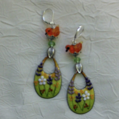 Ravissantes boucles d’oreilles en cuivre émaillé et perles en verre de murano