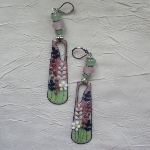 Ravissantes boucles d’oreilles en cuivre émaillé et perles en verre de murano