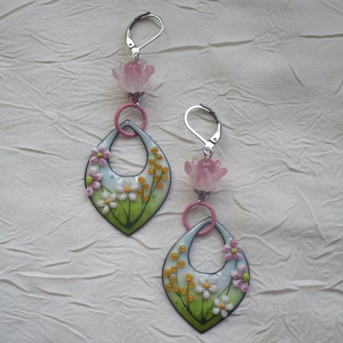 Ravissantes boucles d’oreilles en cuivre émaillé et perles en verre de murano