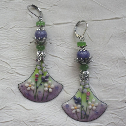 Ravissantes boucles d’oreilles en cuivre émaillé et perles en verre de murano