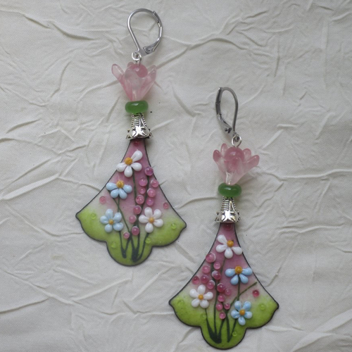 Ravissantes boucles d’oreilles en cuivre émaillé et perles en verre de murano