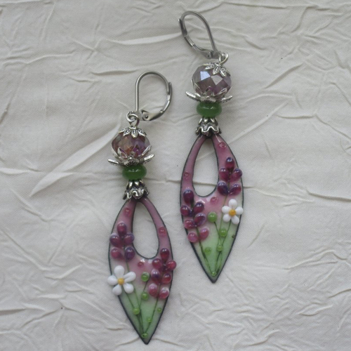 Ravissantes boucles d’oreilles en cuivre émaillé et perles en verre de murano