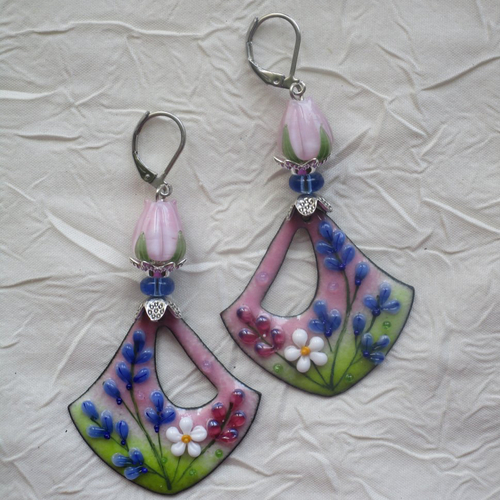 Ravissantes boucles d’oreilles en cuivre émaillé et perles en verre de murano