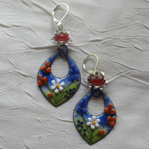 Ravissantes boucles d’oreilles en cuivre émaillé et perles en verre de murano
