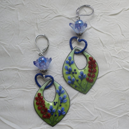 Ravissantes boucles d’oreilles en cuivre émaillé et perles en verre de murano